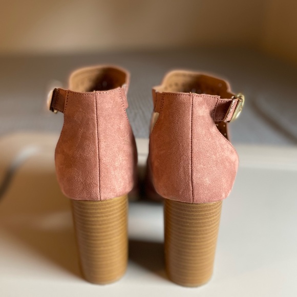 Booties - Picture 3 of 4